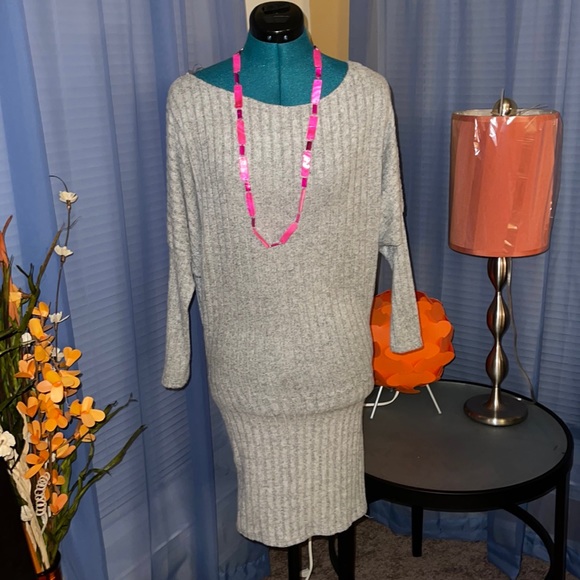 Heart & Hips | Gray Knit Batwing Dress - Picture 1 of 5